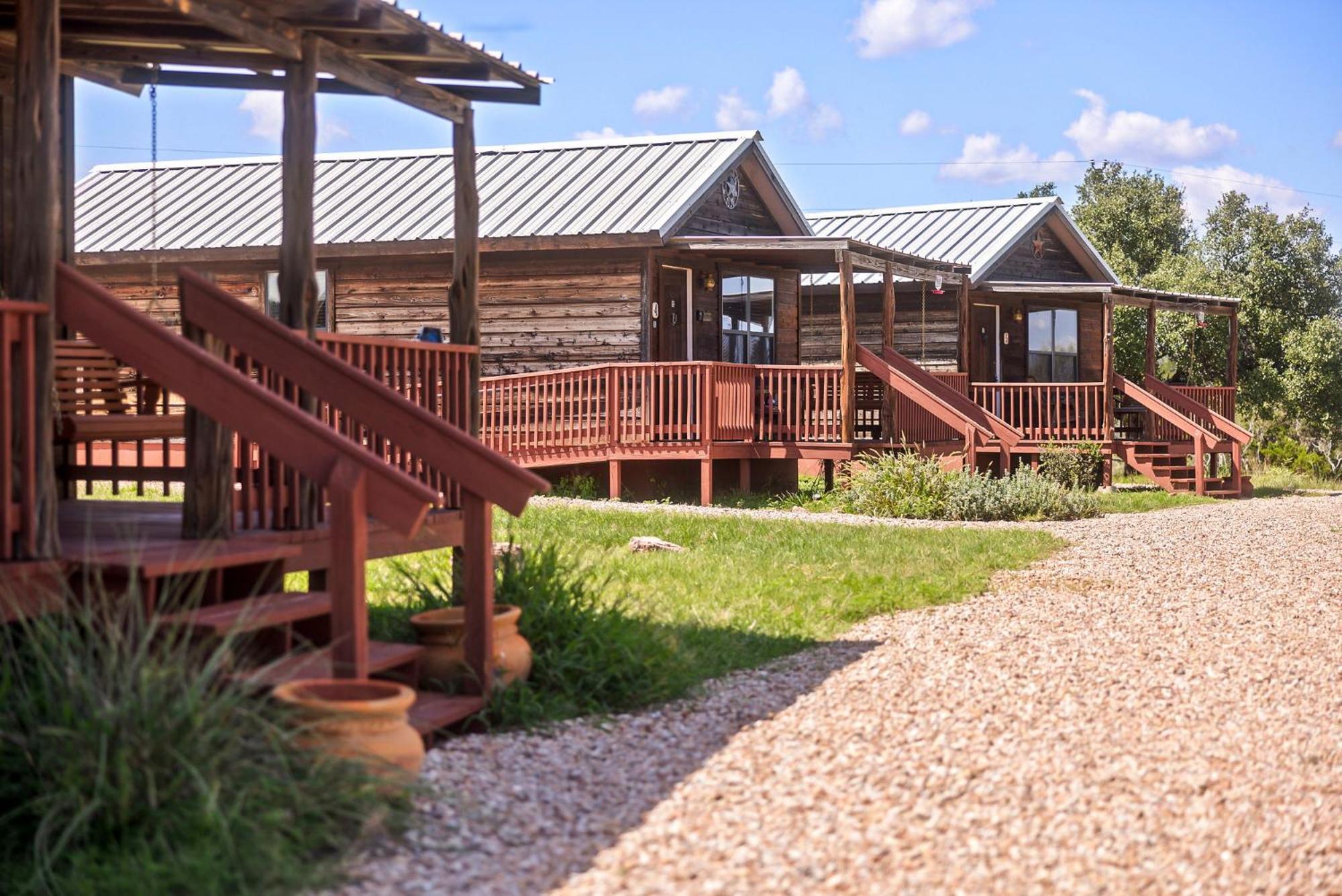 Enchanted Rockview Cabins Crabapple Exterior photo