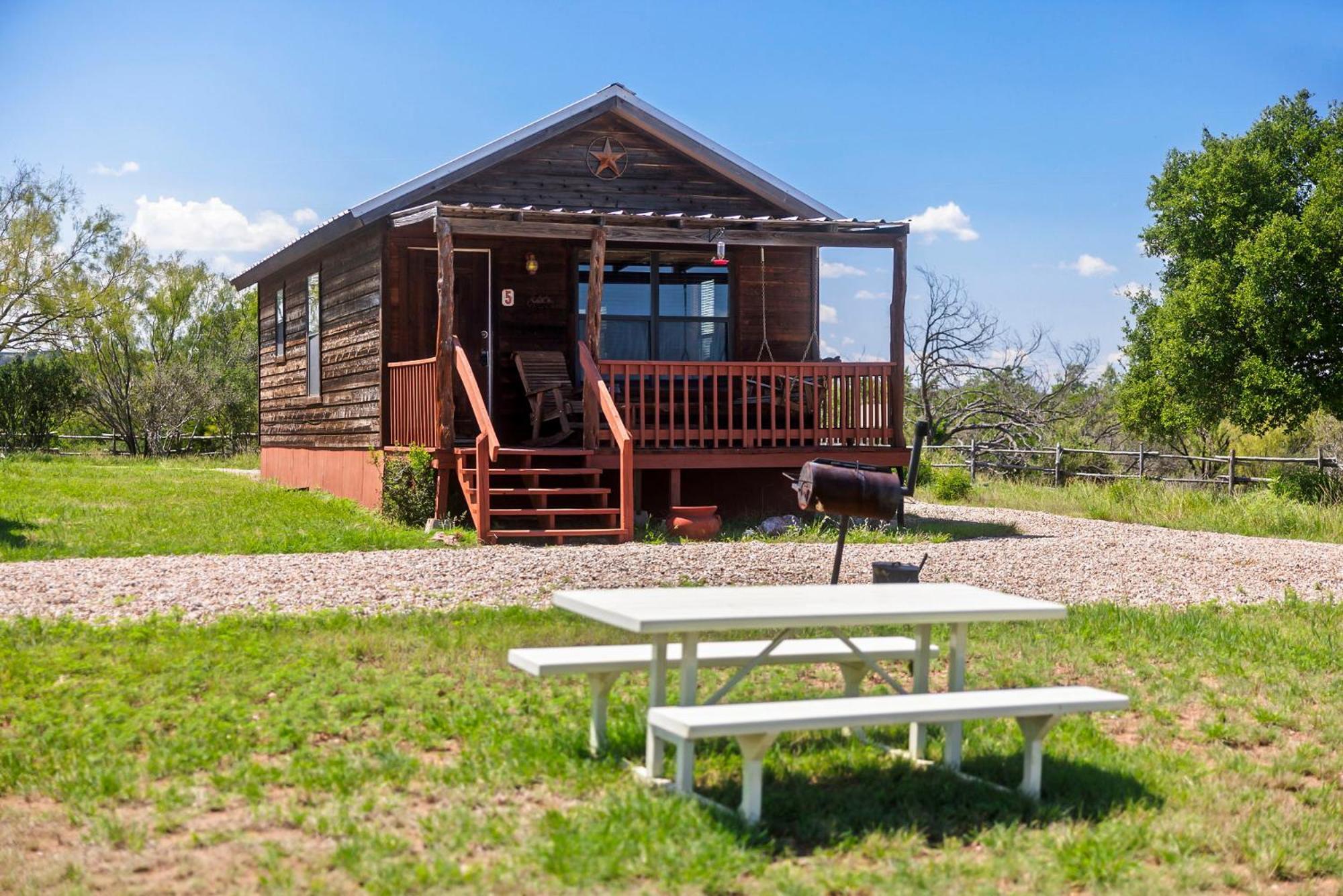 Enchanted Rockview Cabins Crabapple Exterior photo